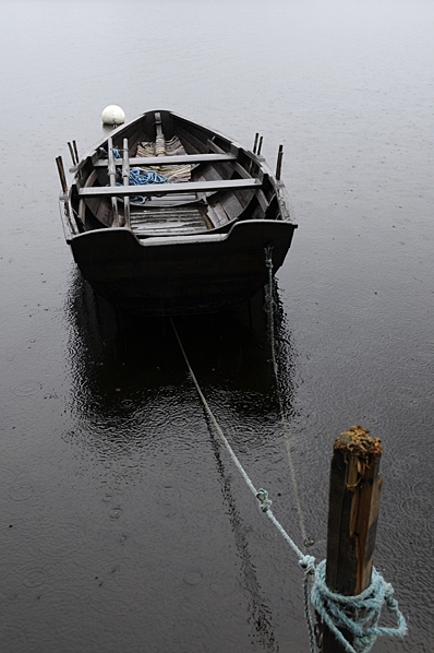 båt i regn