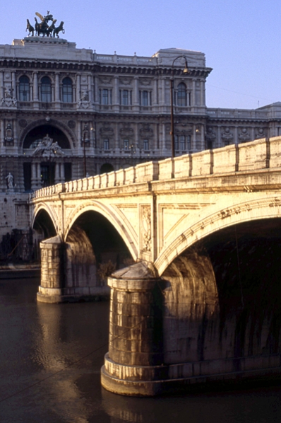 Ponte Umberto med Justitiepalatset,