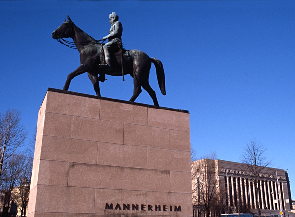 Mannerheim och riksdagshuset, Helsingfors